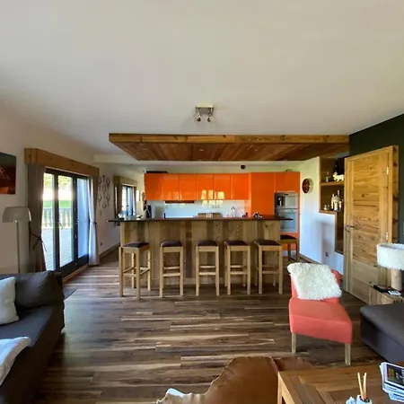 Duplex Elegant Au Coeur De Avec Parking Et Grande Terrasse - Fr-1-733-176